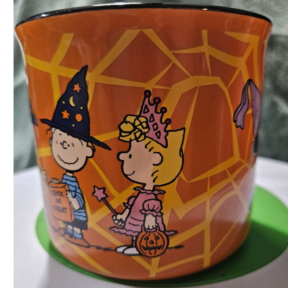 Peanuts Halloween Mug Orange Black Charlie Brown Snoopy Gang Trick or Treat Cup - Picture 2 of 5